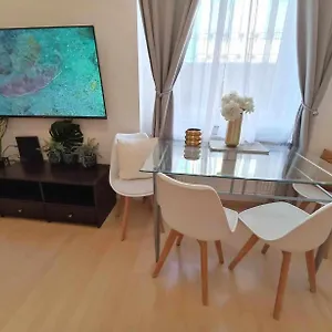 Trendy 2 Flat, Next To Corvin Mall Free Huge Garage! Ac,dishwasher,washmachine, Smart Tv Apartment